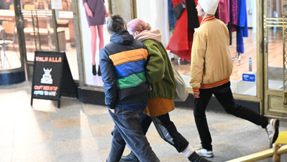 FOTO: Erika odcházela s partnerem.