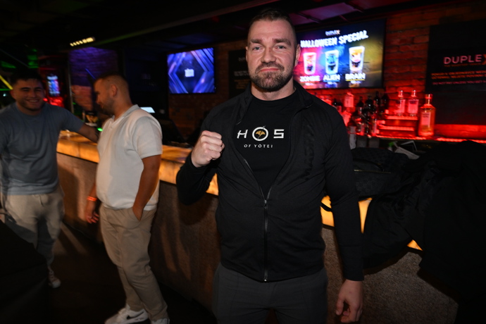 FOTO: Karlos Benda na tiskové konferenci Clashe 14. – stránka 5