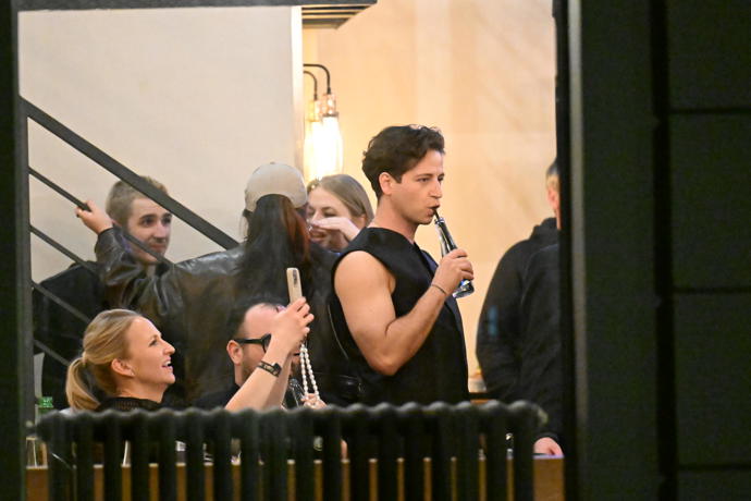 FOTO: Milan Peroutka si večer pořádně užíval. – stránka 4