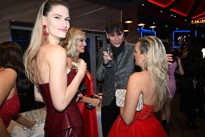 FOTO: Z promítání Bachelora. – stránka 89