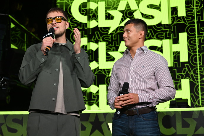 FOTO: Role moderátora Vláďovi velmi sedla. – stránka 4