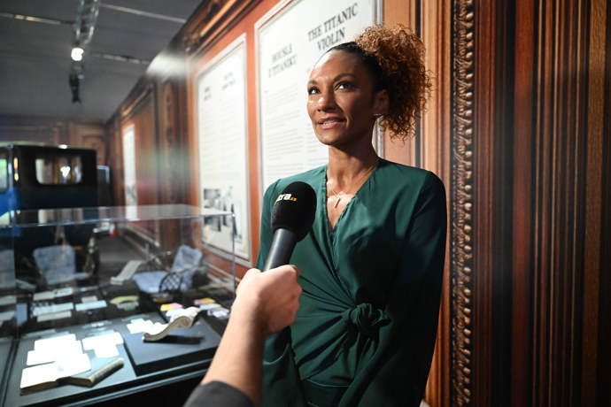 FOTO: Lejla si pochvaluje velkou rodinu, dohromady mají kolem sebe šest dětí. – stránka 13