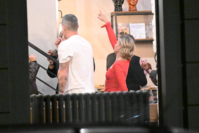 FOTO: Patricie se svými přáteli. – stránka 54