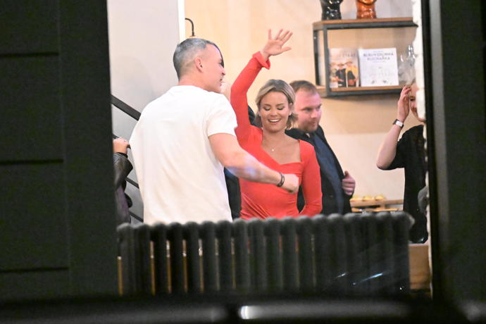 FOTO: Večírek po Slavících byl v plném proudu. – stránka 49