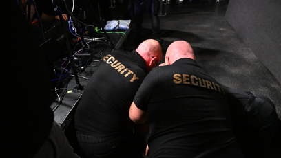 FOTO: Detail na zásah security, která Veselého zalehla.