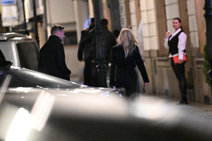 FOTO: Kateřina Kristelová míří na afterparty. – stránka 77