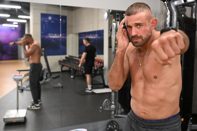 FOTO: Ondřej Raška se zanedlouho utká s Pavlem Tóthem. – stránka 2