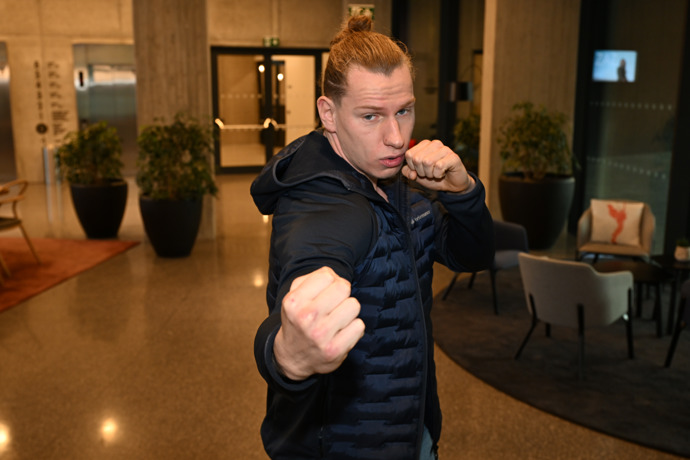 FOTO: Pavel Tóth poctivě trénuje na zápas. – stránka 7