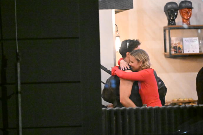 FOTO: Herečka se objímala s Milanem Peroutkou. – stránka 14