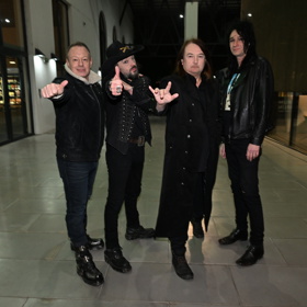 Muzikanti z Lucie jsou drsní chlapi a na slavíkovi to jasně dali najevo.