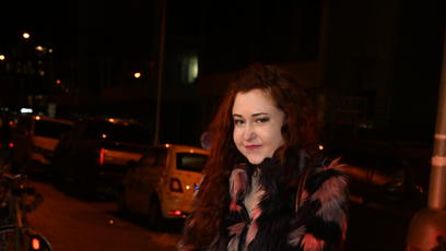 FOTO: Eva Toulová nemohla na Slavících chybět. Kde jinde by mohla předvést jeden ze svých dalších bizarních outfitů.