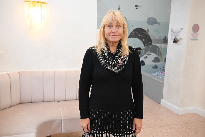 FOTO: Herečka Pavla Tomicová po dlouhé době ve společnosti. – stránka 30