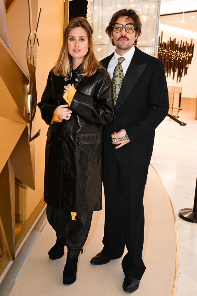 FOTO: Jordan Haj vzhledem připomíná Pedra Pascala. – stránka 2