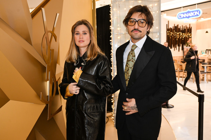 FOTO: Jordan Haj se svou ženou Emmou Smetanou. – stránka 1