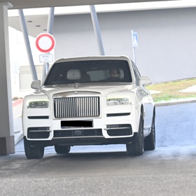 Leoš Mareš přijel ve svém Rolls-Royce. 