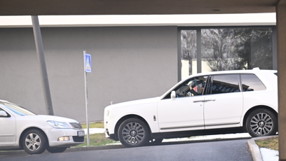 FOTO: Leoš Mareš ve svém autě.