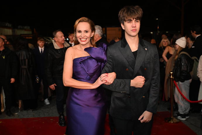 FOTO: Moniku Absolonovou doprovázel Jakub Svoboda. – stránka 47