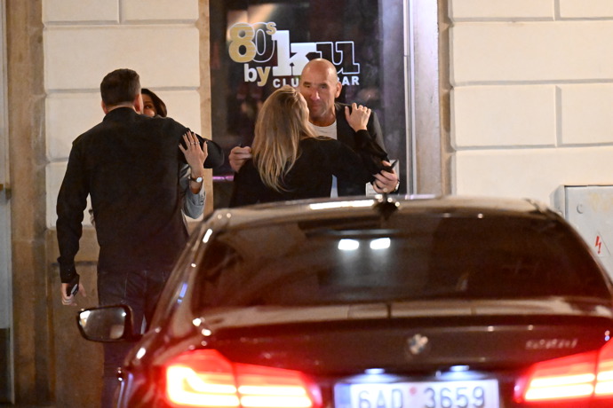 FOTO: Jan Koller nemohl chybět na tajné party Tomáše Řepky. – stránka 52