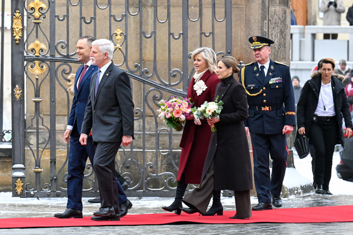 FOTO: Petr Pavel a Eva Pavlová na Hradě přijali návštěvu. – stránka 16