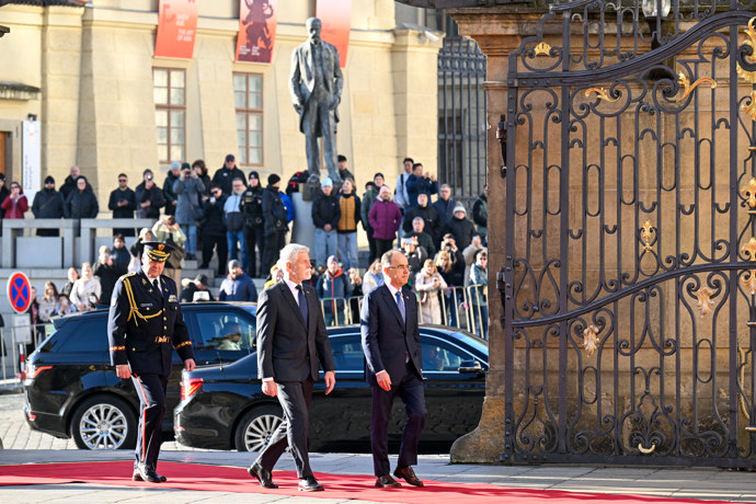 FOTO: Petr Pavel přivítal na Hradě svůj albánský protějšek. – stránka 53