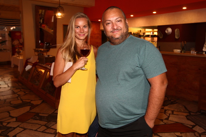 FOTO: Patrik Hezucký s partnerkou. – stránka 385