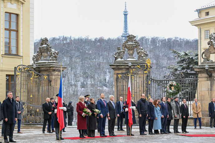 FOTO: Petr Pavel a Eva Pavlová na Hradě přijali návštěvu. – stránka 15