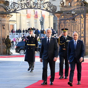 Petr Pavel a Eva Pavlová přivítali na Hradě albánského prezidenta a jeho choť.