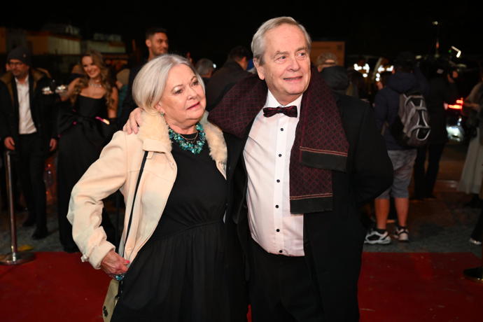 FOTO: Alexandr Hemala s manželkou. – stránka 871