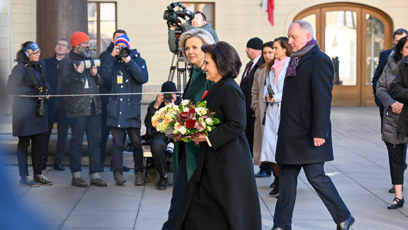 FOTO: Petr Pavel a Eva Pavlová přivítali na Hradě albánského prezidenta a jeho choť.