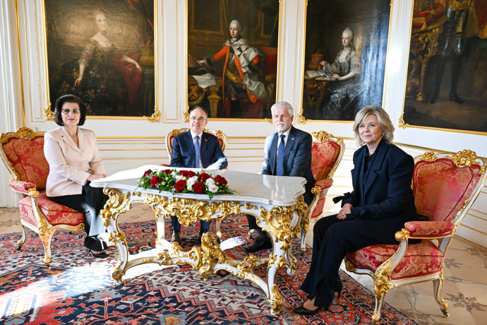 FOTO: Eva Pavlová byla elegantní. – stránka 24