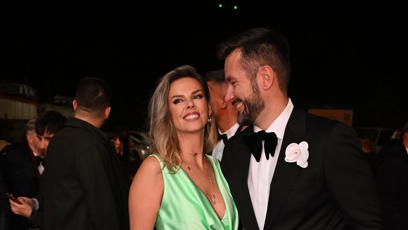 FOTO: Marek Ztracený ztracený v úsměvu své krásné ženy.