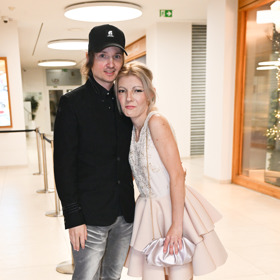 Adéla Pulcová a Ondy Mikula pózovali přítomným fotografům. 