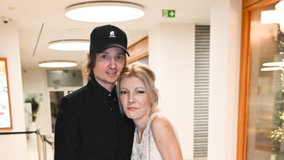 FOTO: Adéla Pulcová a Ondy Mikula pózovali přítomným fotografům.