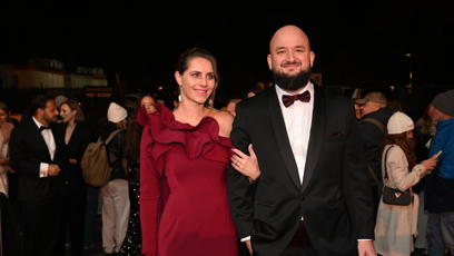 FOTO: Pokáč s partnerkou.