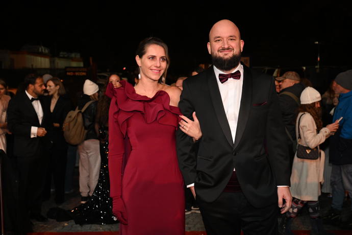 FOTO: Pokáč s partnerkou. – stránka 800