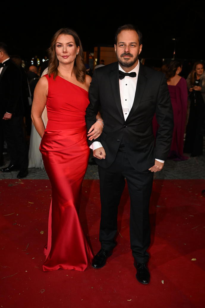 FOTO: Xindl X s krásnou manželkou. – stránka 798