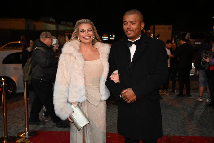 FOTO: Rey Koranteng s Lucii Borhyovou. – stránka 788