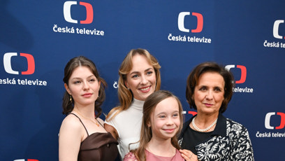 FOTO: Elizaveta Maximová společně se Sophií Šporclovou, Valentýnou Bečkovou a Veronikou Freimanovou.