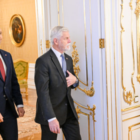 Petr Pavel se stále nemůže rozhodnout.