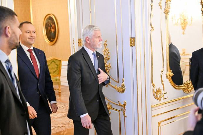 FOTO: Petr Pavel a Eva Pavlová na Hradě přijali návštěvu. – stránka 6