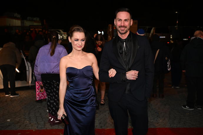 FOTO: Anna Jiřina Daňhelová s doprovodem. – stránka 747