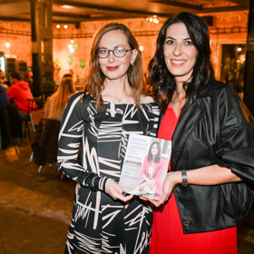 Pekarová Adamová slavnostně pokřtila svou knihu "Nejsem z cukru ani ze železa".