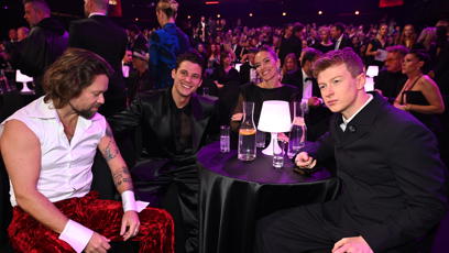 FOTO: Richard Krajčo, Sebastian Navrátil, Adam Mišík a další u jednoho stolu.