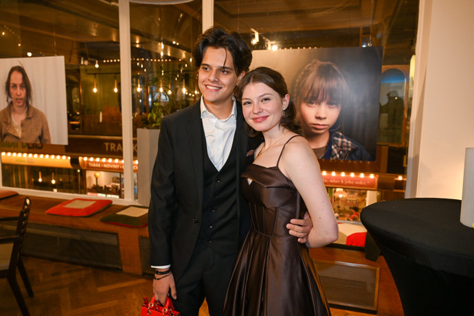 FOTO: Sophie Šporclová s partnerem Matyášem. – stránka 10