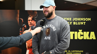 FOTO: Jakub Enžl při rozhovoru pro eXtra.cz.