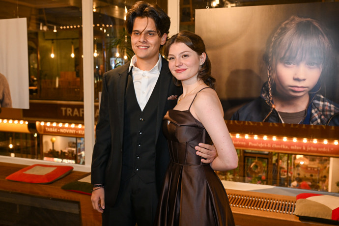 FOTO: Sophie Šporclová s přítelem. – stránka 9