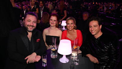 FOTO: Felix Slováček mladší u stolu s Milanem Peroutkou a Patricii Pagáčovou.