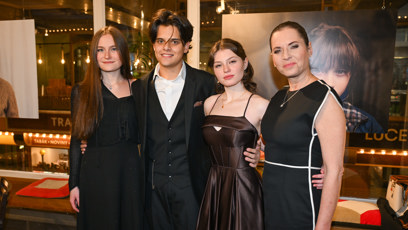 FOTO: Sophie Šporclová  s rodinou a přítelem.