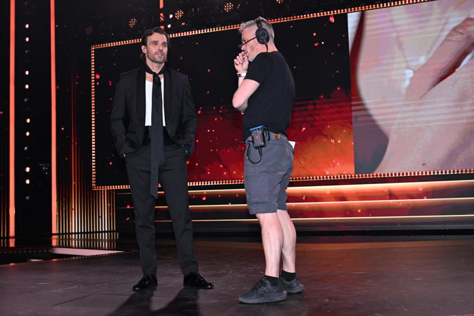 FOTO: Leoš Mareš se po letech vrátil do živého vysílání. – stránka 717