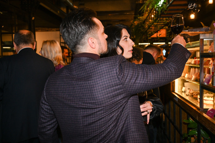 FOTO: Tomáš Pekara s Markétou Pekarovou Adamovou. – stránka 33